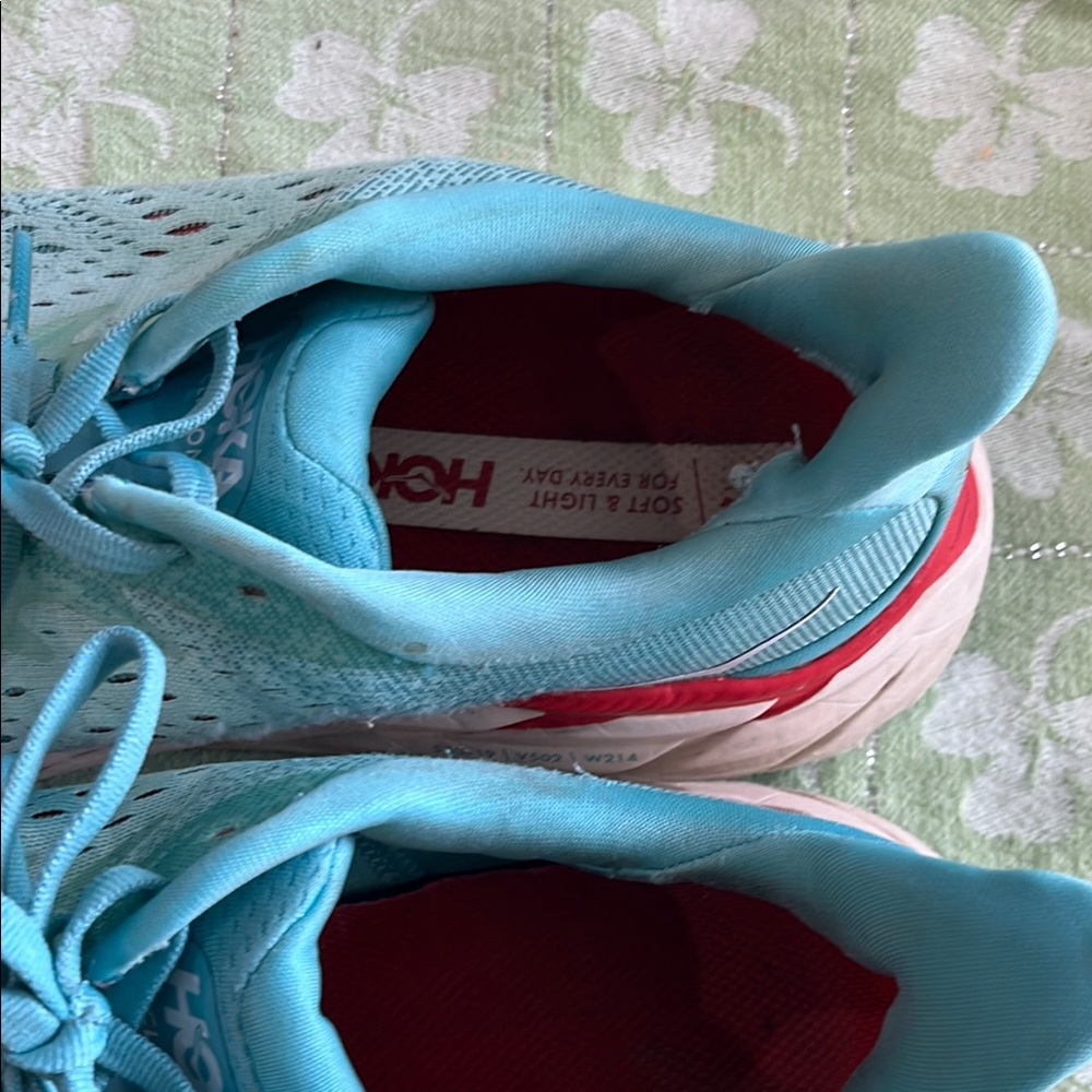 Hoka’s women’s size 8 1/2 - Picture 4 of 5